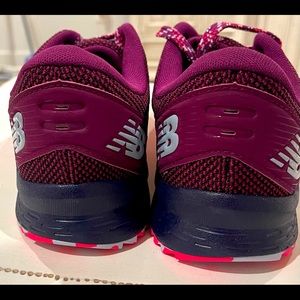 SOLD!!New Balance FuelCore Nitrel V2 Women Side 12 Wide Comfortable Walking Shoe